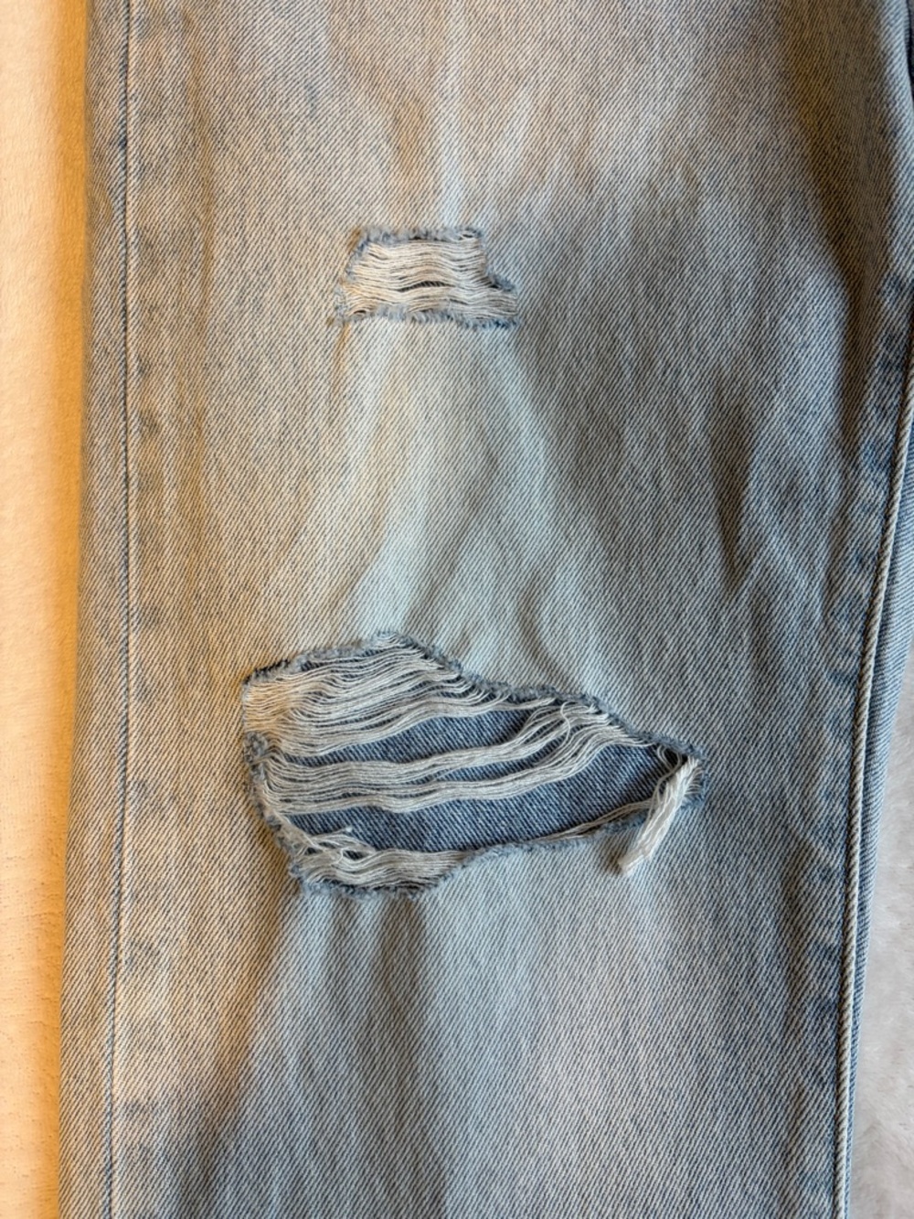 Levi's 501 High-Rise Light Wash Straight-Leg Jeans - Picture 4 of 12